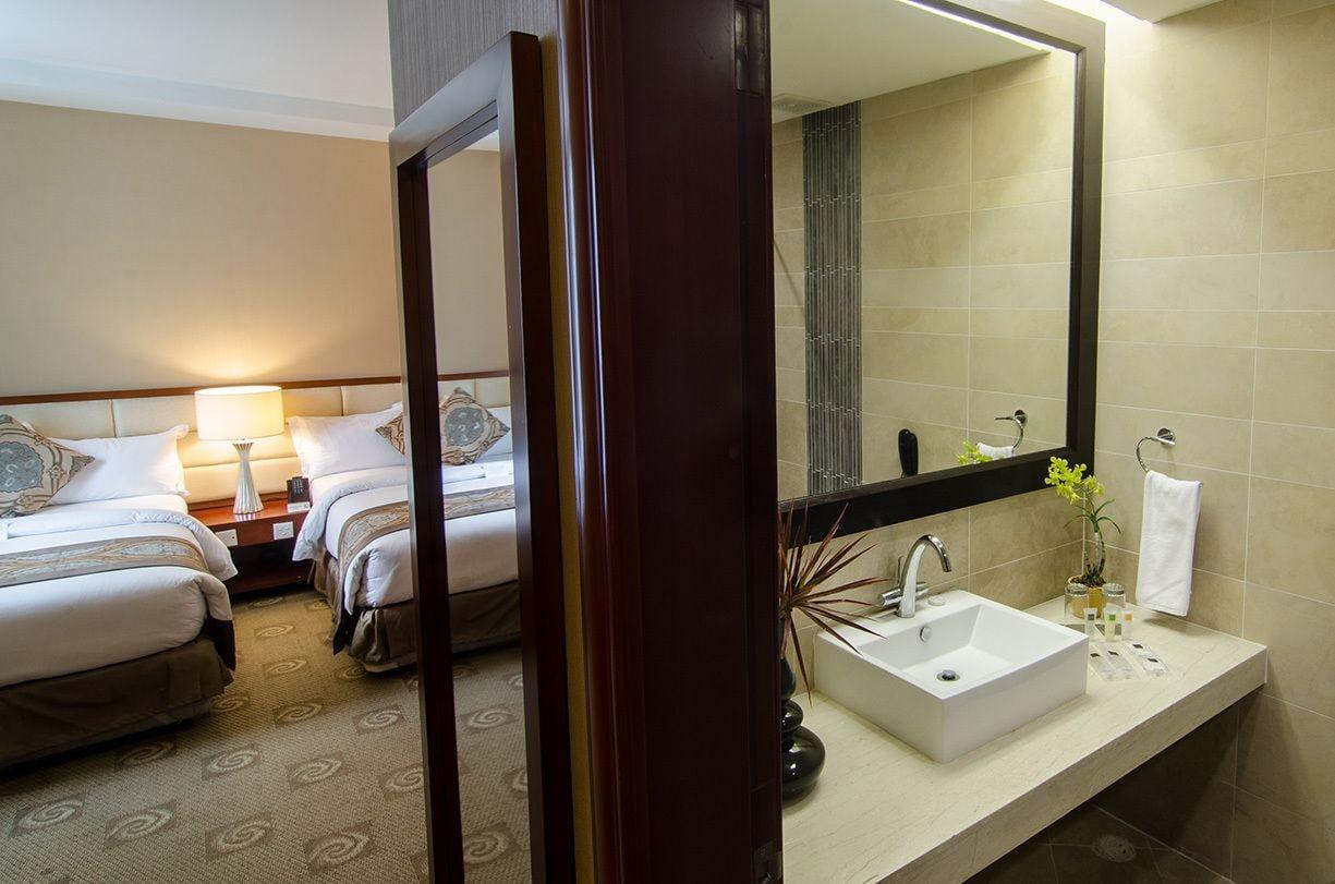 נגה The Avenue Plaza Hotel מראה חיצוני תמונה