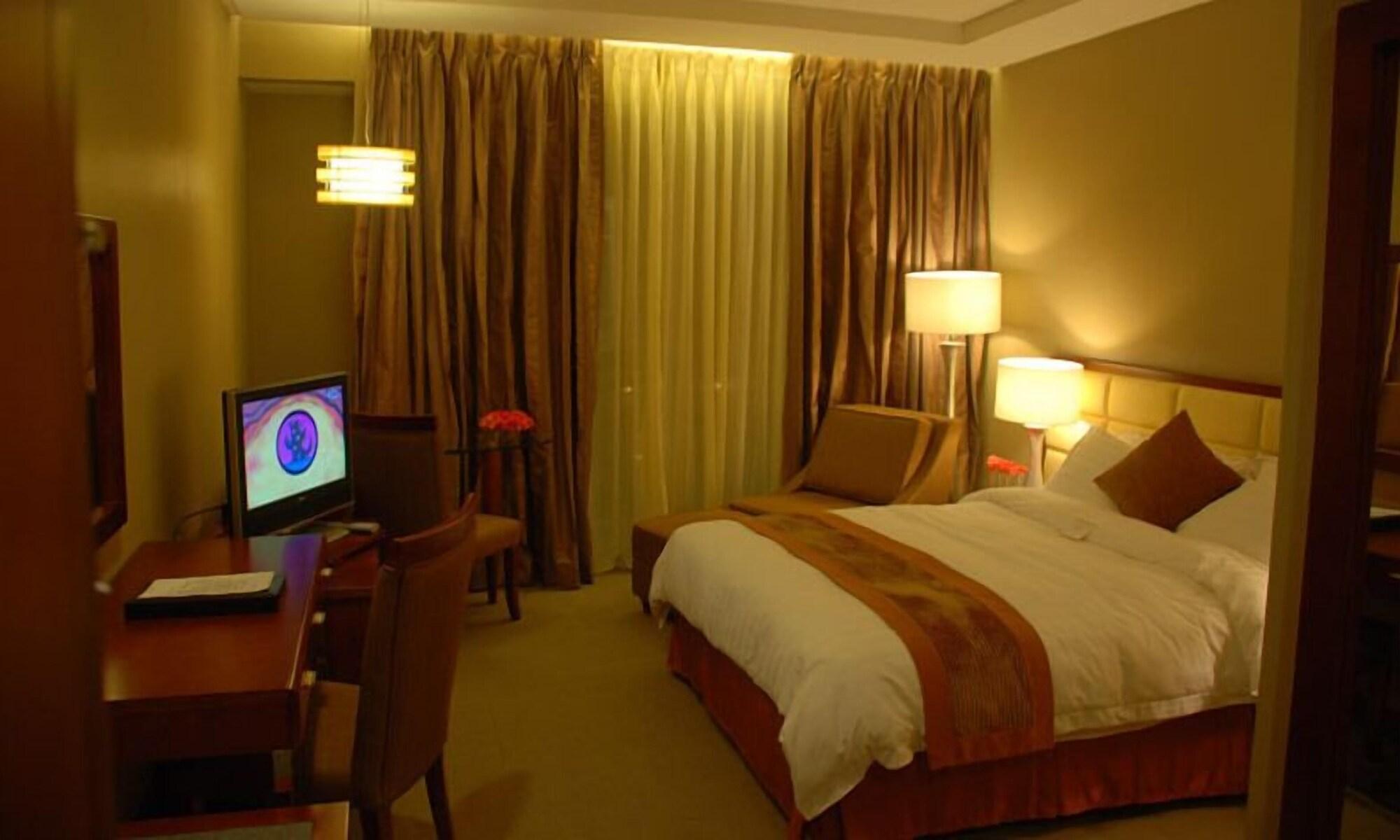 נגה The Avenue Plaza Hotel מראה חיצוני תמונה
