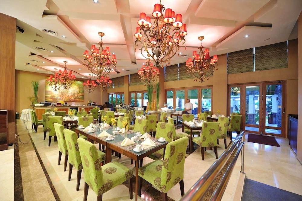 נגה The Avenue Plaza Hotel מראה חיצוני תמונה