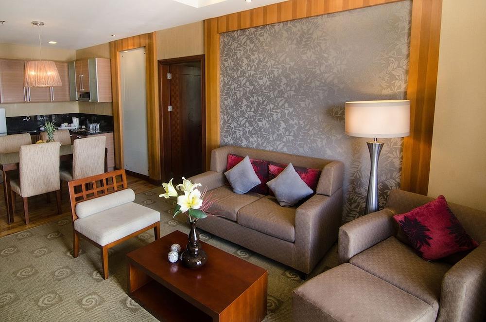 נגה The Avenue Plaza Hotel מראה חיצוני תמונה