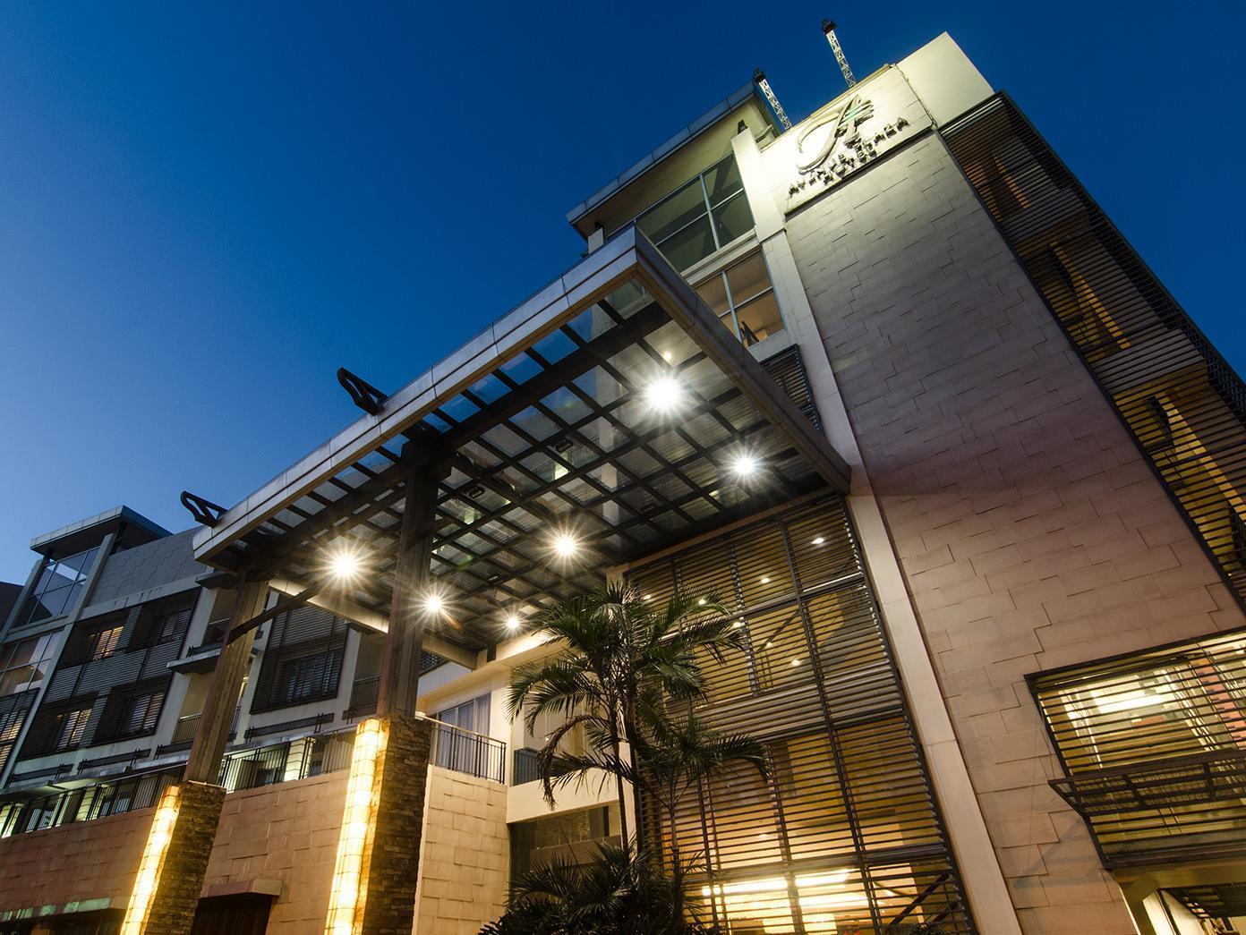 נגה The Avenue Plaza Hotel מראה חיצוני תמונה
