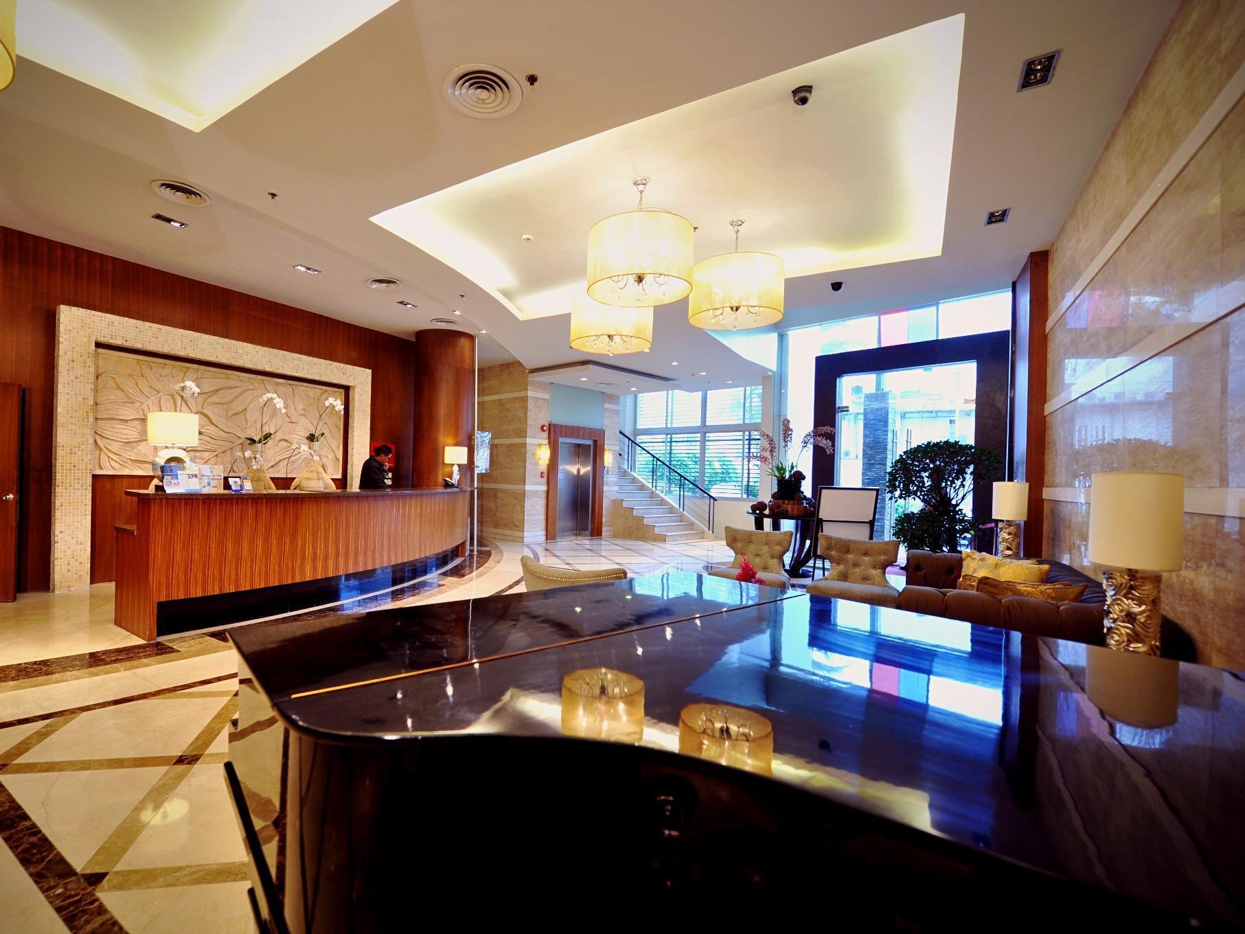 נגה The Avenue Plaza Hotel מראה חיצוני תמונה
