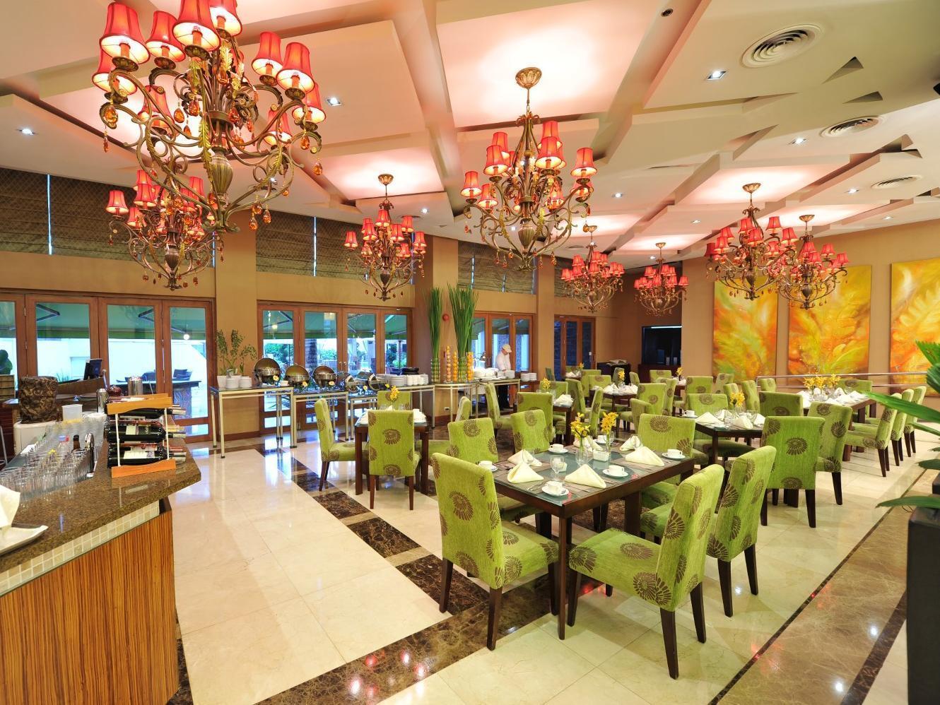 נגה The Avenue Plaza Hotel מראה חיצוני תמונה