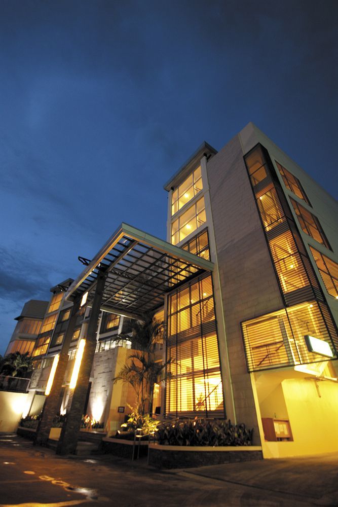 נגה The Avenue Plaza Hotel מראה חיצוני תמונה