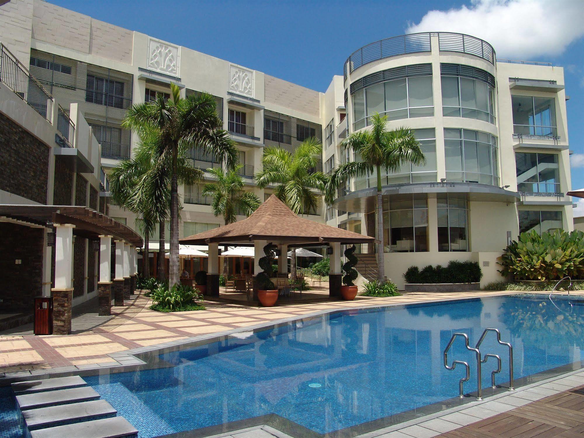 נגה The Avenue Plaza Hotel מראה חיצוני תמונה