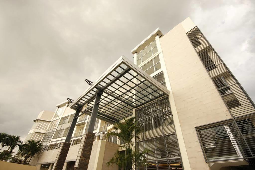 נגה The Avenue Plaza Hotel מראה חיצוני תמונה